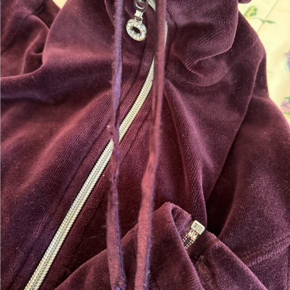 Zenergy By Chicos Plum Color Velour Zip Up in Size 0 (Small) - Picture 7 of 10